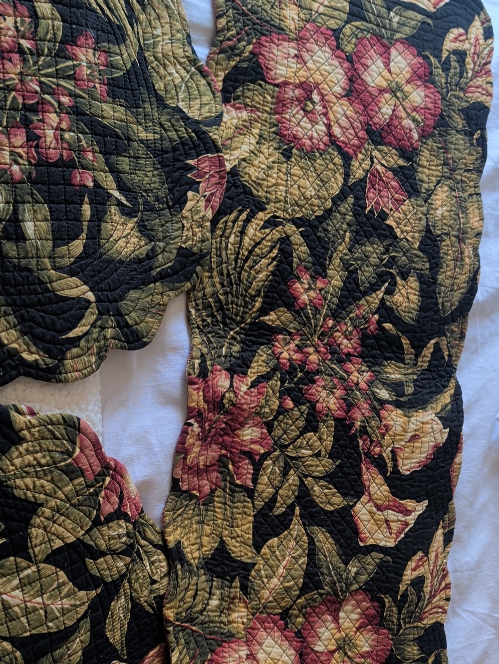 Table Runner And Placemats